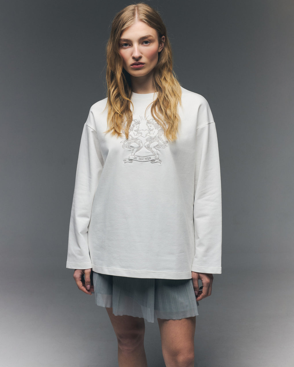 Лонгслів молочний «Let love reign»