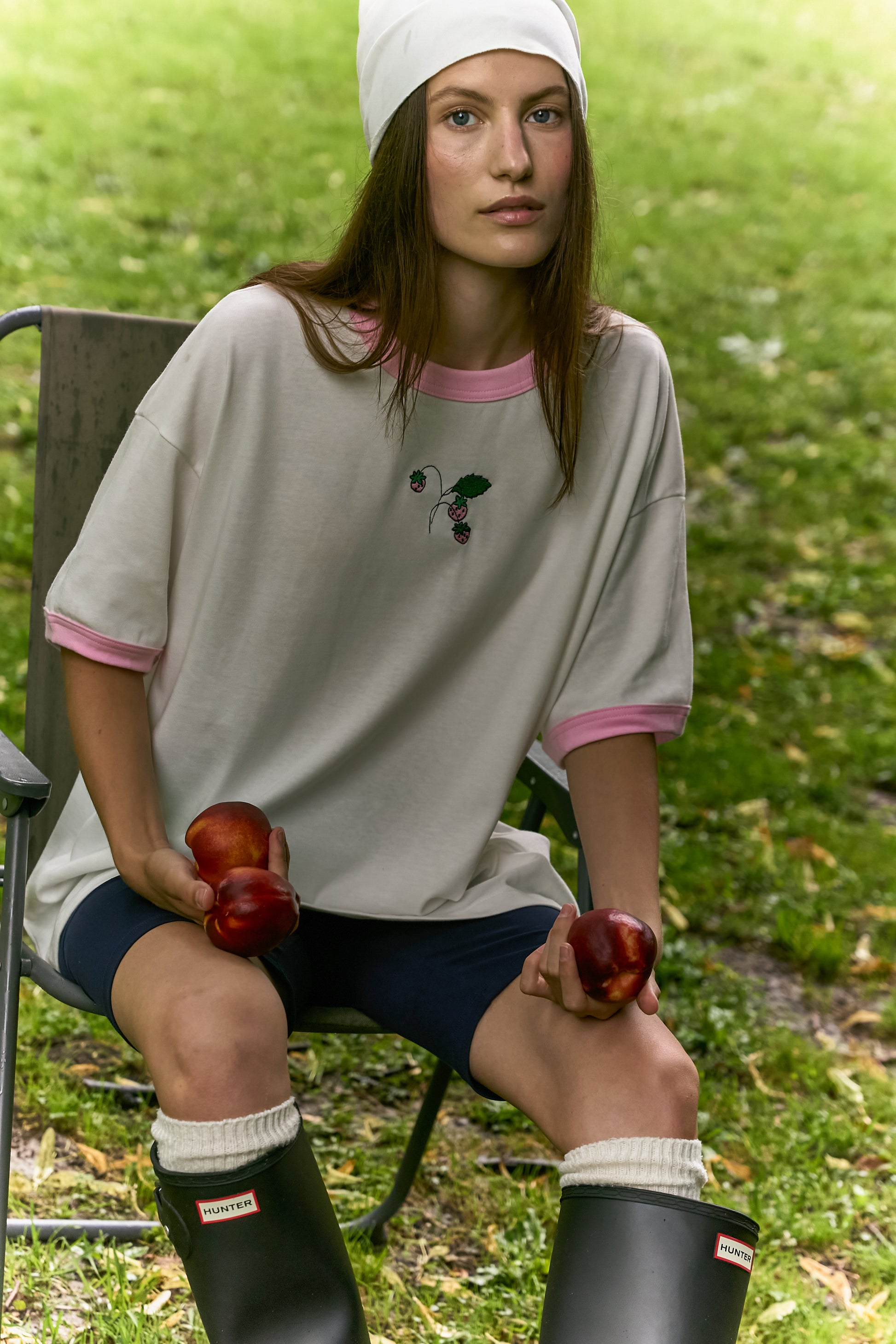 Футболка молочна "Strawberry"