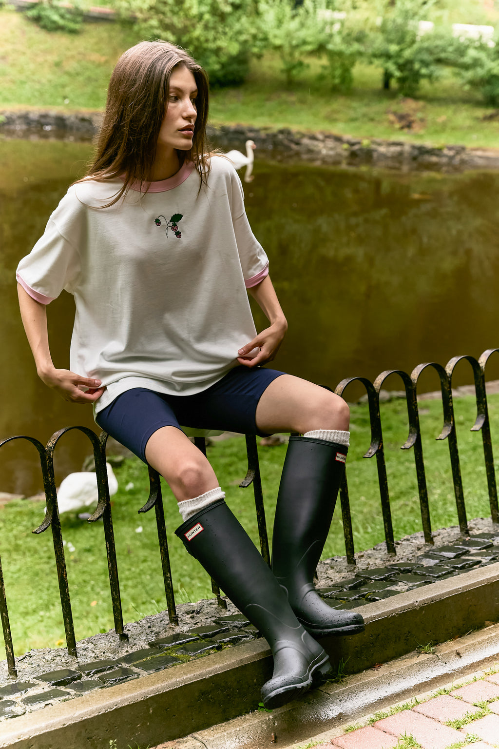 Футболка молочна "Strawberry"