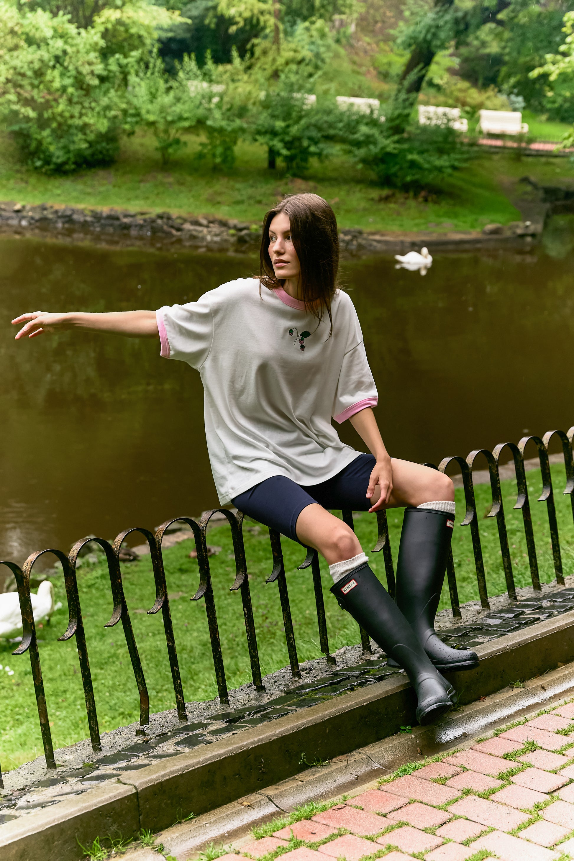 Футболка молочна "Strawberry"